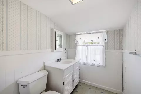 Bath - 35 Forest St, Stoneham, MA 02180 photo 2 of 3
