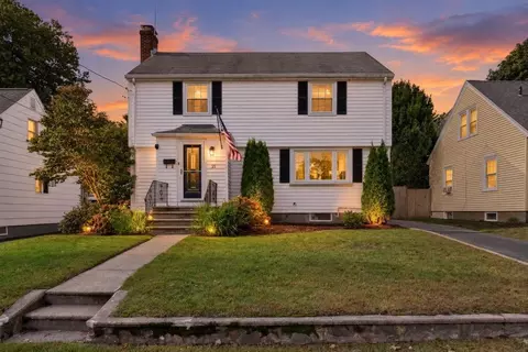 15 Maple Valley Rd, Lynn, MA 01904