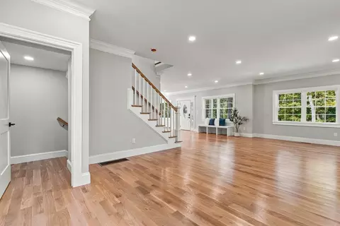 Living - 91 High, Upton, MA 01568 photo 11 of 11