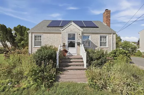 25 Bellevue St, New Bedford, MA 02744