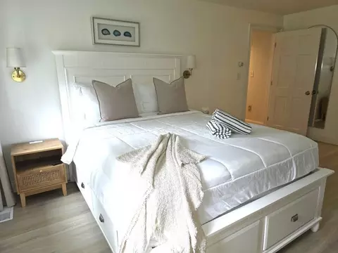 Bedroom - 55 Deerfield Rd, Osterville, MA 02655 photo 2 of 6