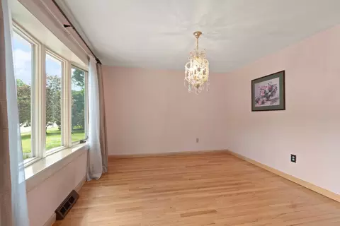 Living - 109 Hampton Rd, Sharon, MA 02067 photo 5 of 6