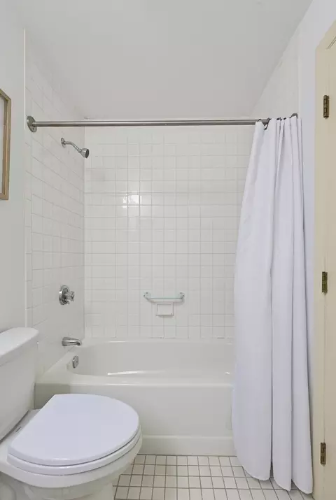 Bath - 4 Summit Dr #001, Reading, MA 01867 photo 2 of 5