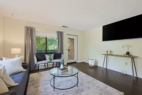 Living - 4 Summit Dr #001, Reading, MA 01867 photo 3 of 5