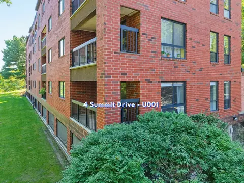 Exterior - 4 Summit Dr #001, Reading, MA 01867 photo 10 of 10