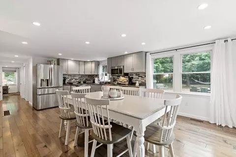 Dining - 720 Massasoit Rd, Eastham, MA 02642 photo 2 of 3