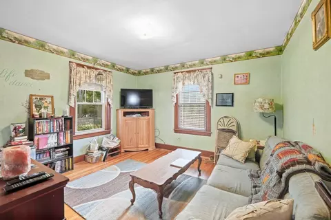 Living - 55 Clover St, Worcester, MA 01603 photo 2 of 3