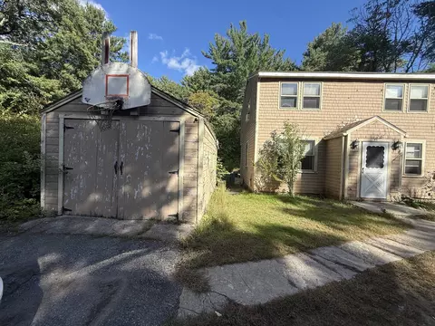 Exterior - 45 Upton Rd, Uxbridge, MA 01569 photo 6 of 8