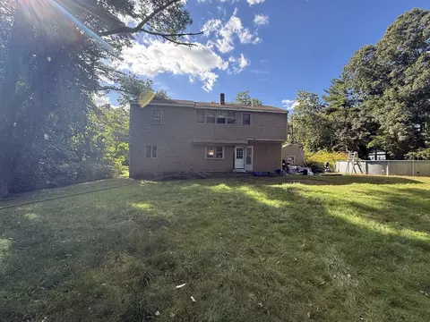 Exterior - 45 Upton Rd, Uxbridge, MA 01569 photo 2 of 8