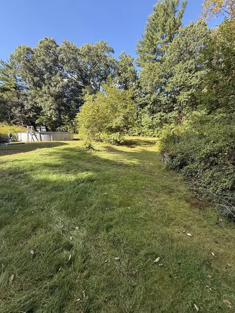 Exterior - 45 Upton Rd, Uxbridge, MA 01569 photo 3 of 8
