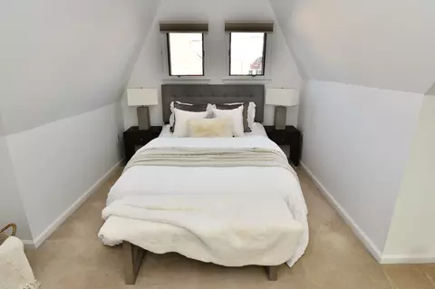 Bedroom - 231 Fuller St, Brookline, MA 02446 photo 4 of 5