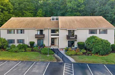 17 Thayer Pond Dr #7, Oxford, MA 01537