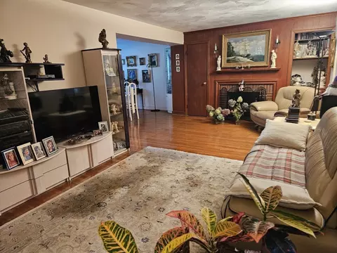 Living - 15 Eliot Rd #15, Needham, MA 02492 photo 1 of 4