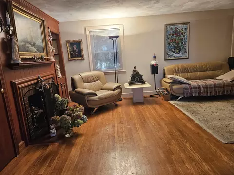 Living - 15 Eliot Rd #15, Needham, MA 02492 photo 3 of 4