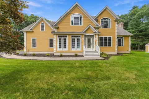 22 Division St, Seekonk, MA 02771