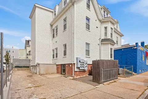 Exterior - 170 Main St, Everett, MA 02149 photo 5 of 7
