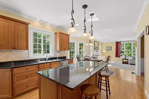 Kitchen - 7 Sylvan Dr, Stow, MA 01775 photo 3 of 4