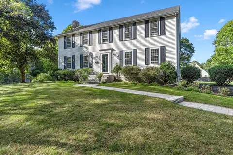 Exterior - 15 Presidents Rd, Hingham, MA 02043 photo 2 of 9