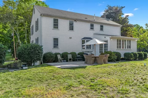 Exterior - 15 Presidents Rd, Hingham, MA 02043 photo 4 of 9