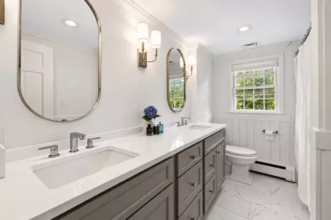 Bath - 15 Presidents Rd, Hingham, MA 02043 photo 2 of 3
