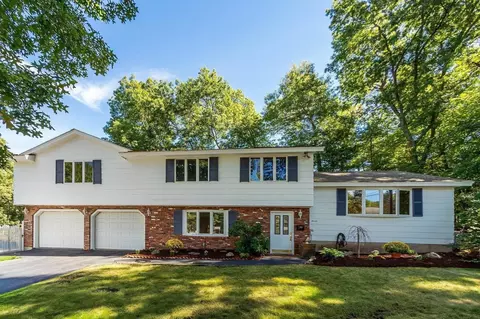 7 Gaywood Cir, Peabody, MA 01960