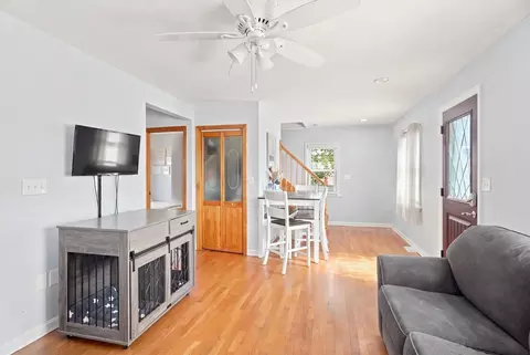Entry Way - 166 Sandwich Rd, Wareham, MA 02571 photo 2 of 5