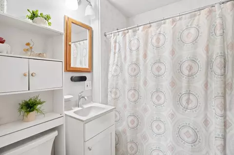 Bath - 166 Sandwich Rd, Wareham, MA 02571 photo 1 of 1