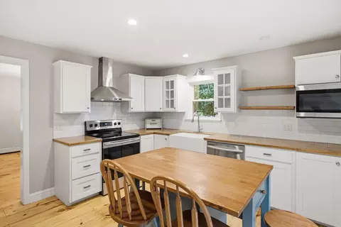 Kitchen - 108 Dunn Rd, Ashburnham, MA 01430 photo 2 of 4