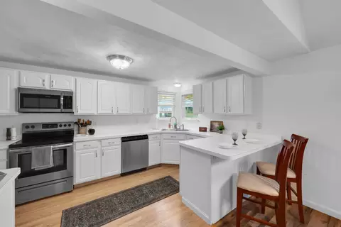 Kitchen - 14 Millers Way #D, Sutton, MA 01590 photo 1 of 2