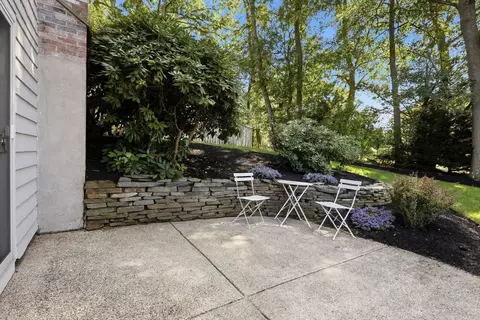 Exterior - 14 Eugene Rd, Burlington, MA 01803 photo 3 of 10