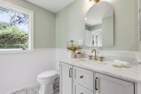 Bath - 14 Eugene Rd, Burlington, MA 01803 photo 2 of 5