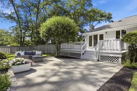 Exterior - 14 Eugene Rd, Burlington, MA 01803 photo 4 of 10
