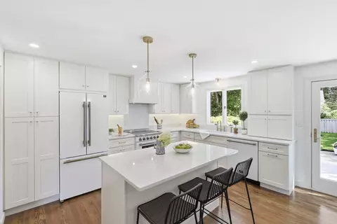 Kitchen - 14 Eugene Rd, Burlington, MA 01803 photo 4 of 4