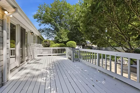 Exterior - 14 Eugene Rd, Burlington, MA 01803 photo 7 of 10