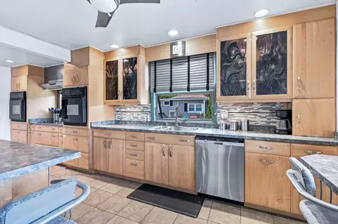 Kitchen - 28 Arlington Rd, Wareham, MA 02571 photo 5 of 11