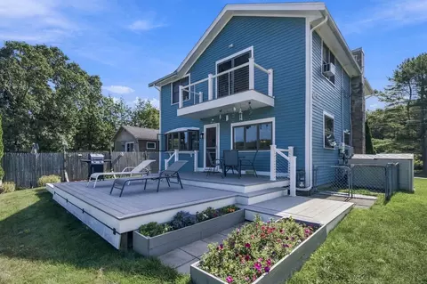 Exterior - 28 Arlington Rd, Wareham, MA 02571 photo 3 of 4