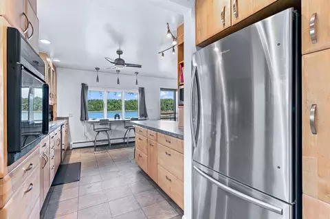 Kitchen - 28 Arlington Rd, Wareham, MA 02571 photo 9 of 11