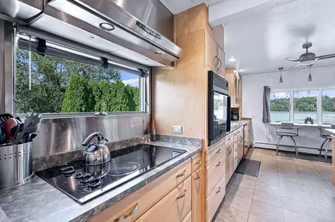 Kitchen - 28 Arlington Rd, Wareham, MA 02571 photo 6 of 11