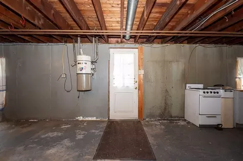 Entry Way - 101 Barnett Rd, Sutton, MA 01590 photo 1 of 1