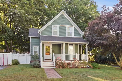 Exterior - 10 Eaton St, Reading, MA 01867 photo 2 of 10