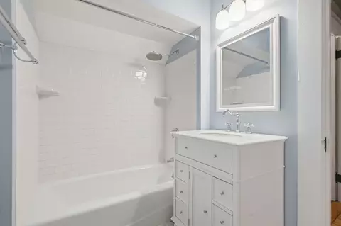 Bath - 10 Eaton St, Reading, MA 01867 photo 3 of 3