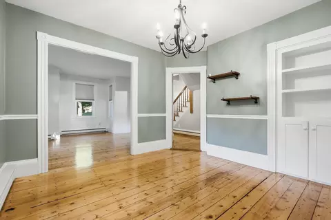 Living - 10 Eaton St, Reading, MA 01867 photo 2 of 4