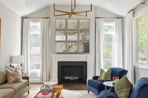 64 Auburn St #64, Newton, MA 02465