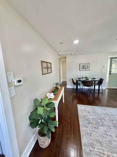 Entry Way - 26 Mt Tom Ave, Easthampton, MA 01027 photo 4 of 6