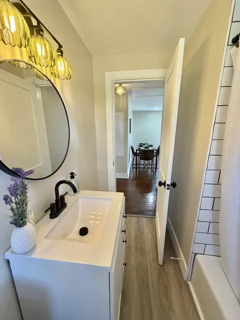 Bath - 26 Mt Tom Ave, Easthampton, MA 01027 photo 8 of 9