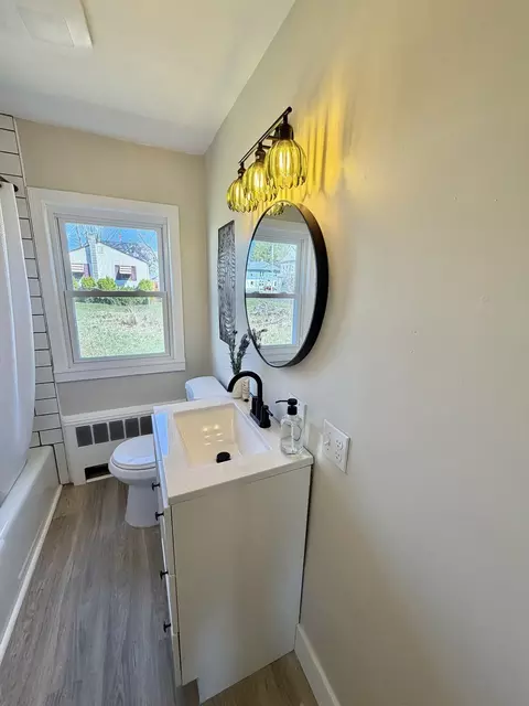 Bath - 26 Mt Tom Ave, Easthampton, MA 01027 photo 1 of 9
