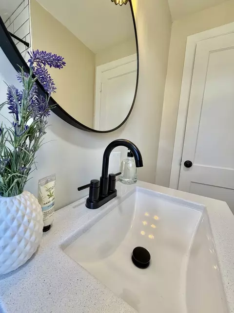 Bath - 26 Mt Tom Ave, Easthampton, MA 01027 photo 9 of 9