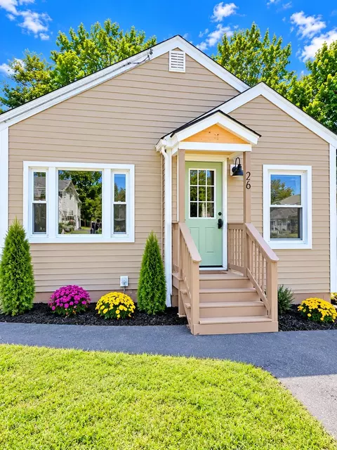 Exterior - 26 Mt Tom Ave, Easthampton, MA 01027 photo 2 of 3