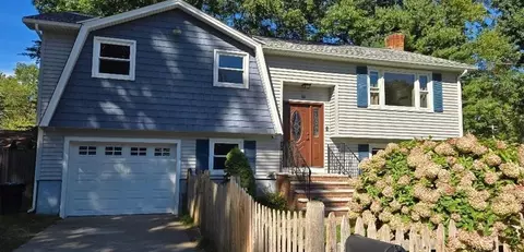 46 Willow St, Tewksbury, MA 01876