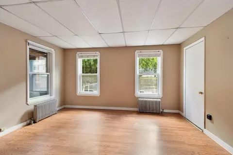Living - 352 Stackpole St, Lowell, MA 01852 photo 1 of 5